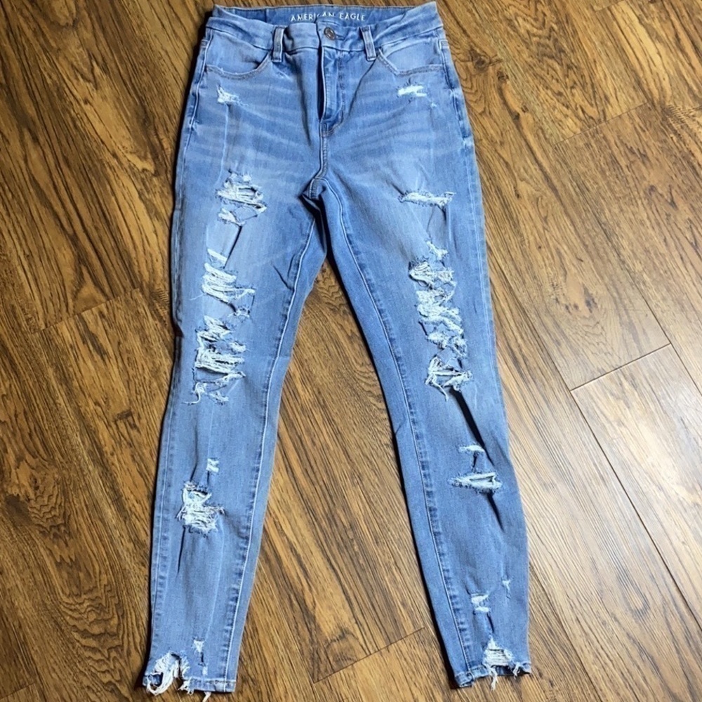 AEO High Rise Destroyed Jeans Size 2